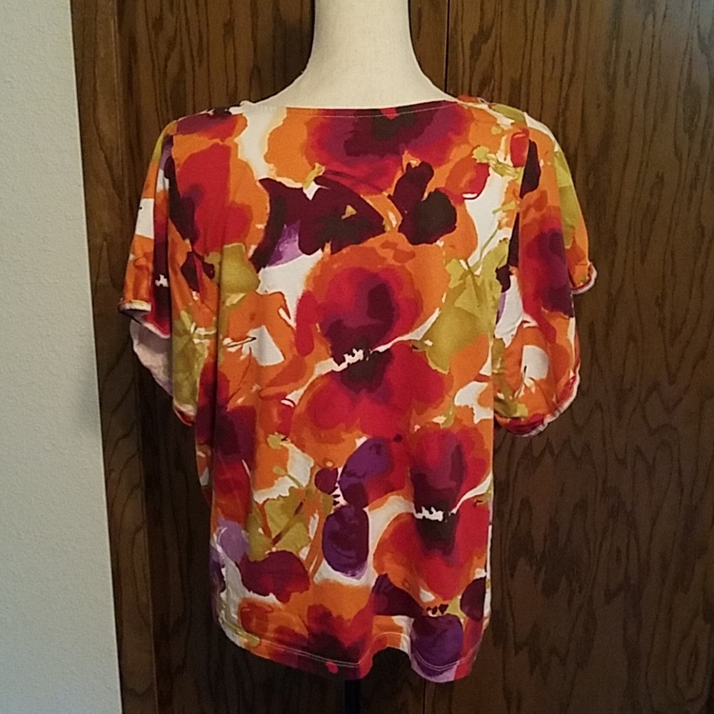 Floral Top - Picture 2 of 5